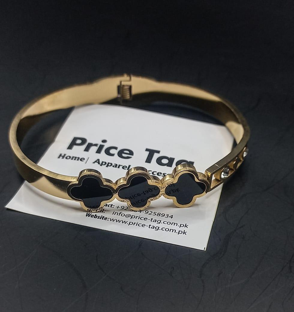 Tri Clover Leaf Bangle black in line